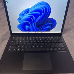 Microsoft Surface Laptop 3 / Core i7 / 16GB RAM / Windows 11 Pro / 13.5” Touchscreen / 256 GB SSD