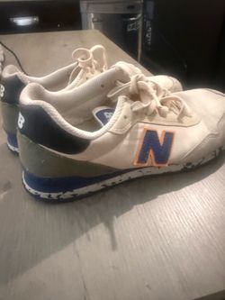 New Balance Size 5  $25