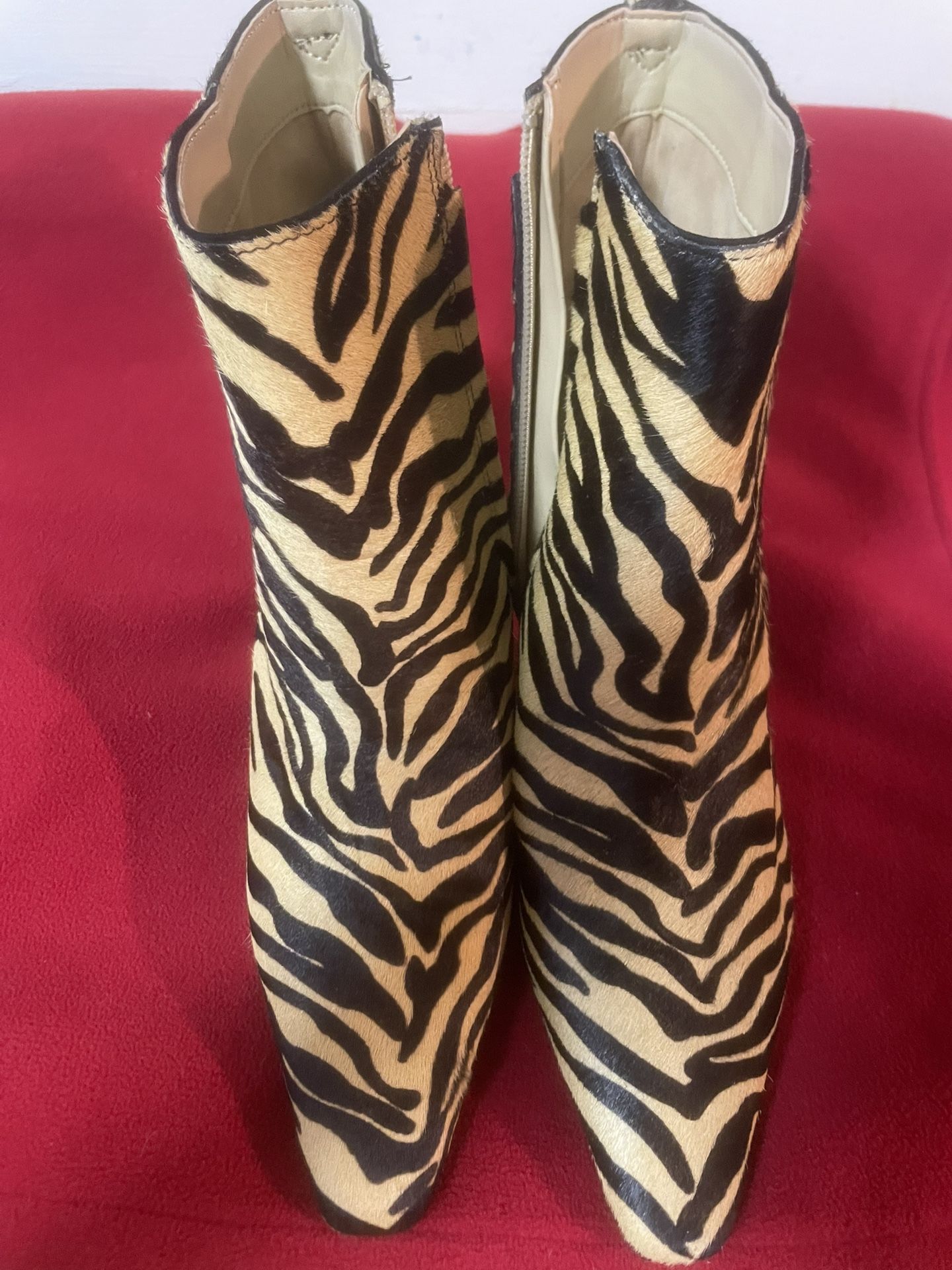 New Tiger Strip Boots Sz. 7