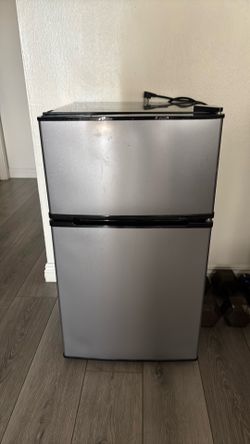 Mini fridge never used