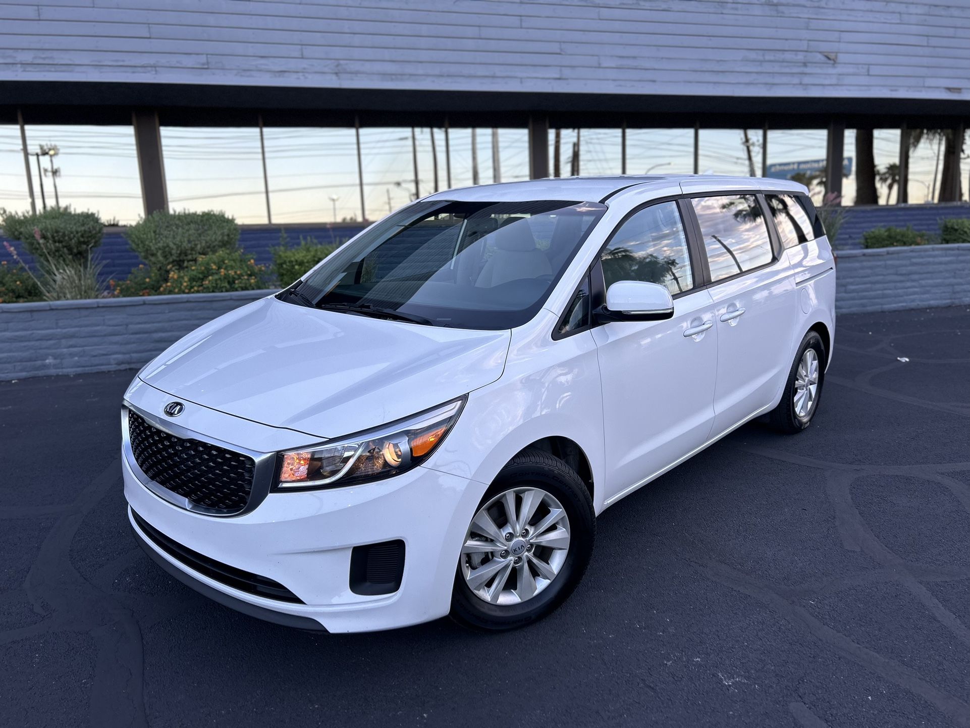 2016 Kia Sedona For Sale