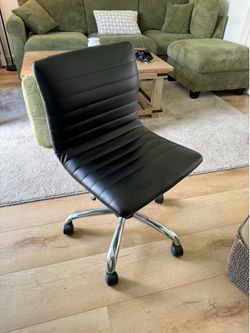 Rolling chair