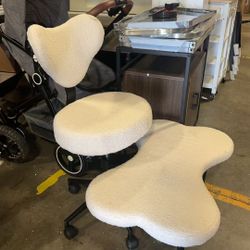  🔴Ergonomic Cross Legged Swivel Chair