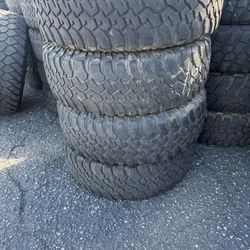 Vendo 255/75/R17 Instacion Y Balance Las 4 Llantas Por $200