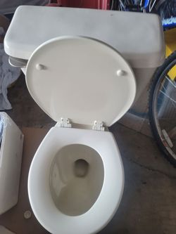 Free toilets and/or parts (Beverton)