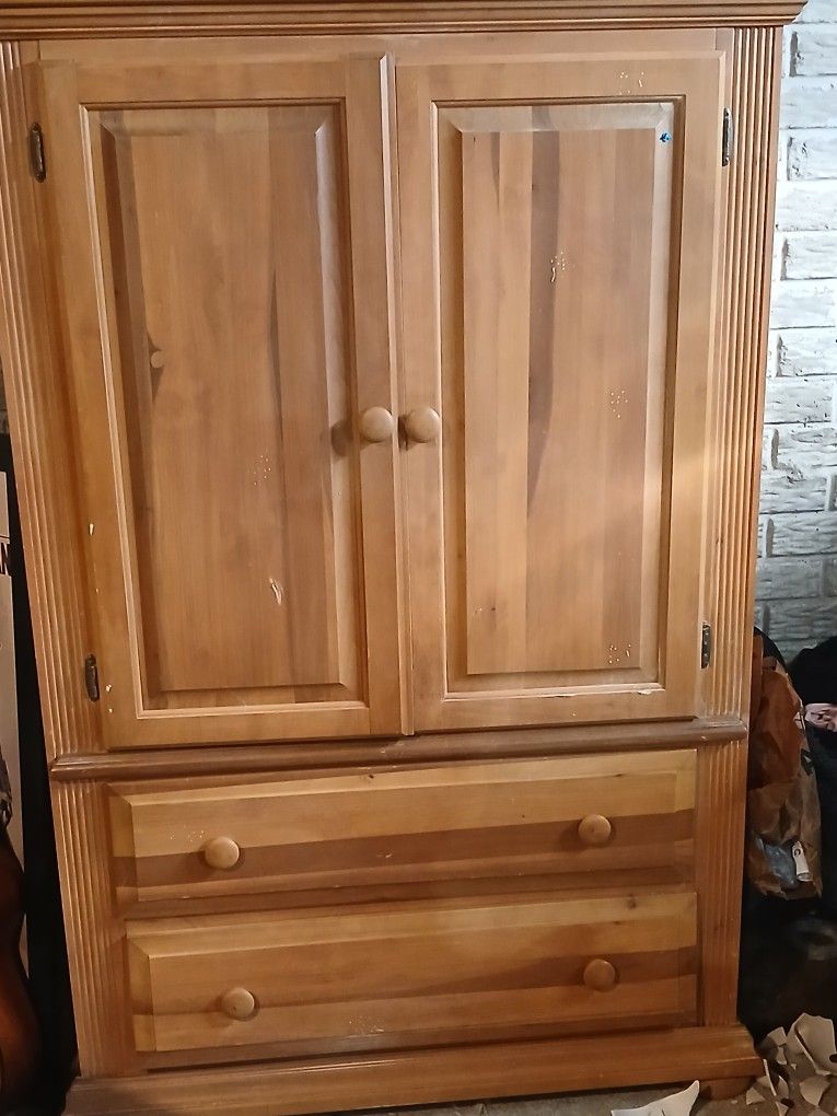 Matching 3 Piece Bedroom Set