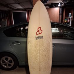 Al.merrick./channel.islands "THE POD" OG SURFBOARD IN EXCELLENT CONDITION. VINTAGE AND STILL PRESTINE CONDITION