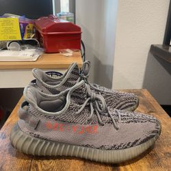 Yeezy Beluga 2.0 Size 10