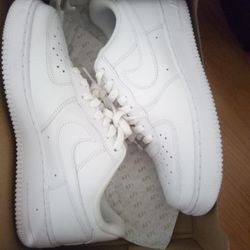 White Air Force 1s Like New Women's Size 9