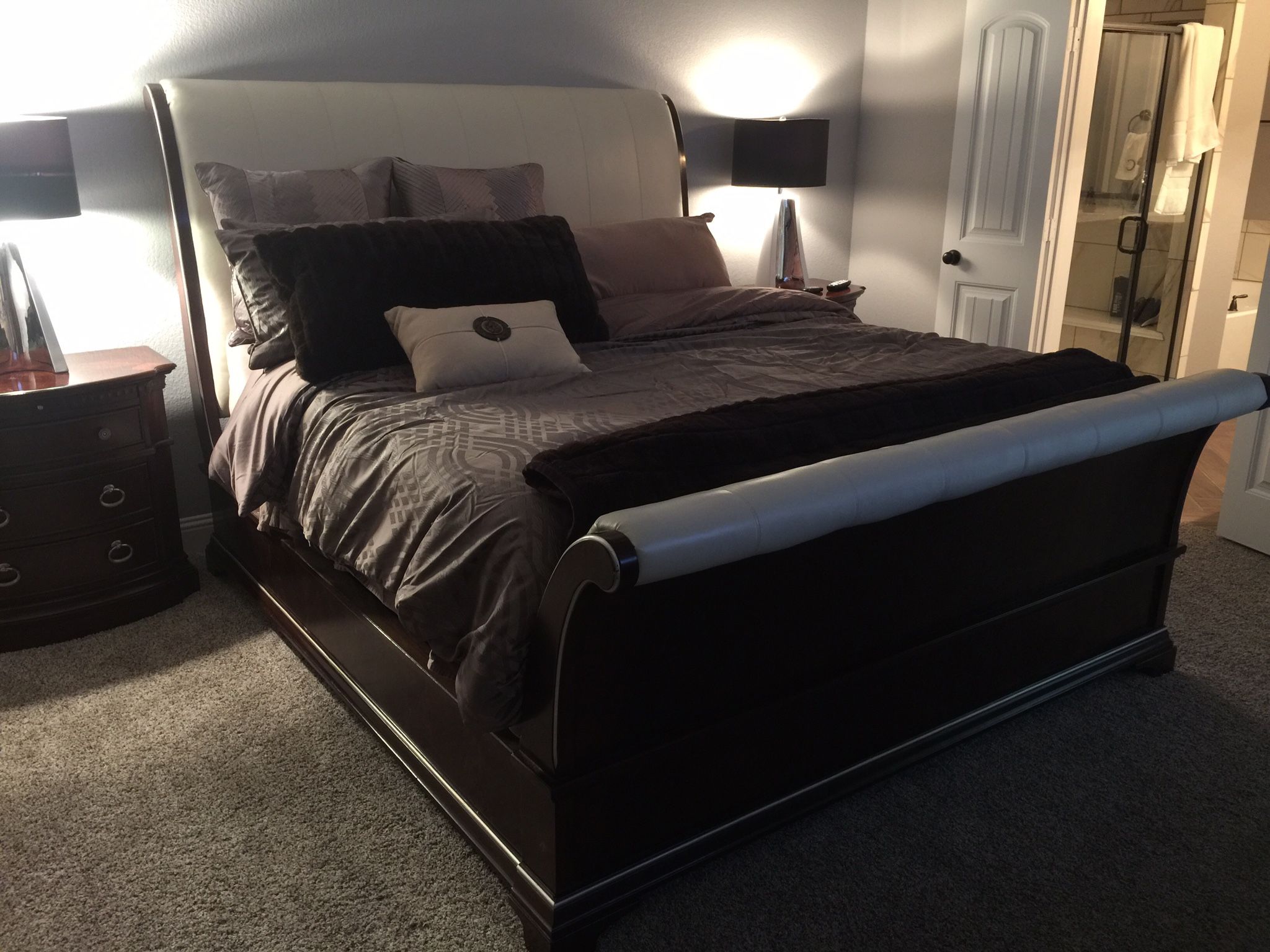 King Bedroom Set With Mattress And Lamps
