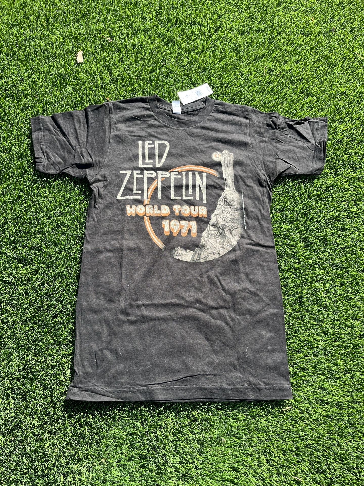 Brand New Led Zeppelin World Tour Tshirt size Small