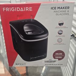 FRIGIDAIRE ICE MAKER 25 LBS NEW $100 ****