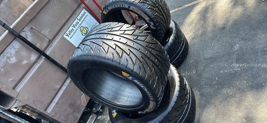 31/71R18 - 30/65R18 Michelin Pilot Sport vendo 4 llantas con 95% de vida