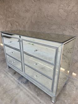 48" Mirrored Elegant Dresser