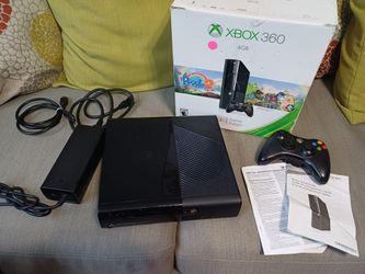 Xbox 360E 4gb with original box (used)