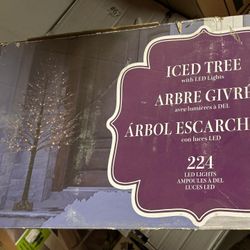 Iced Tree w/ 224 LED - Christmas Decorations 