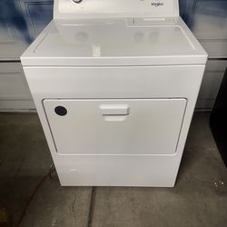 Nice gas Dryer  Whirlpool , free delivery 🚚 and installation , 3 months of warranty