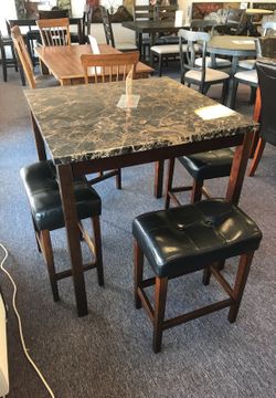 New pub table and 4 stools