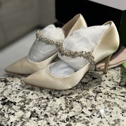 Never Worn Mischka Badgley Reinstone Strap Satin Wedding Shoes Size 8