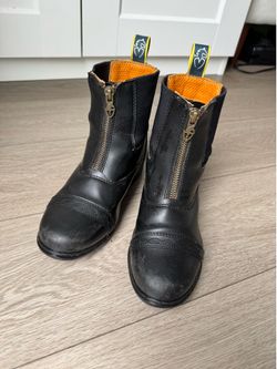 Kids riding boots size 4