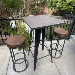 Hightop table with Stools