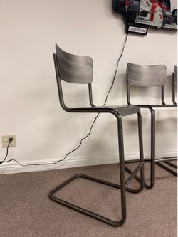 3 bar stools
