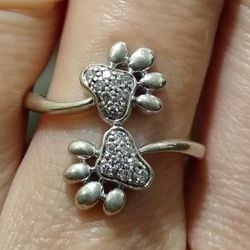 Adorable 🐾 Paw Print Genuine Diamond 💎💍 Ring!