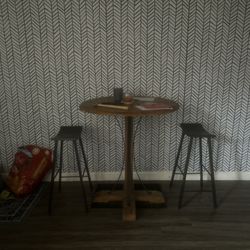Barstool Table And Chairs 