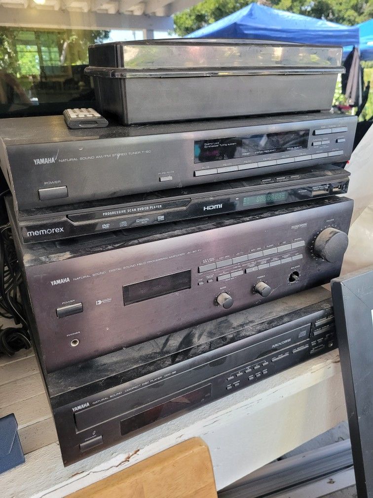 Yamaha Receiver and Speakers