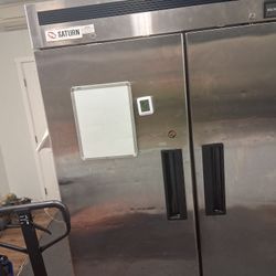 Commercial Double Door Fridge With Locks