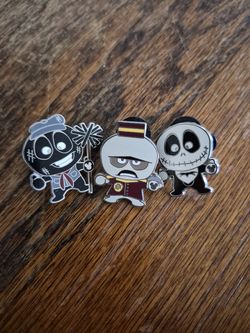 Disneyland trading pins