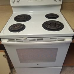 GE Electric Stove