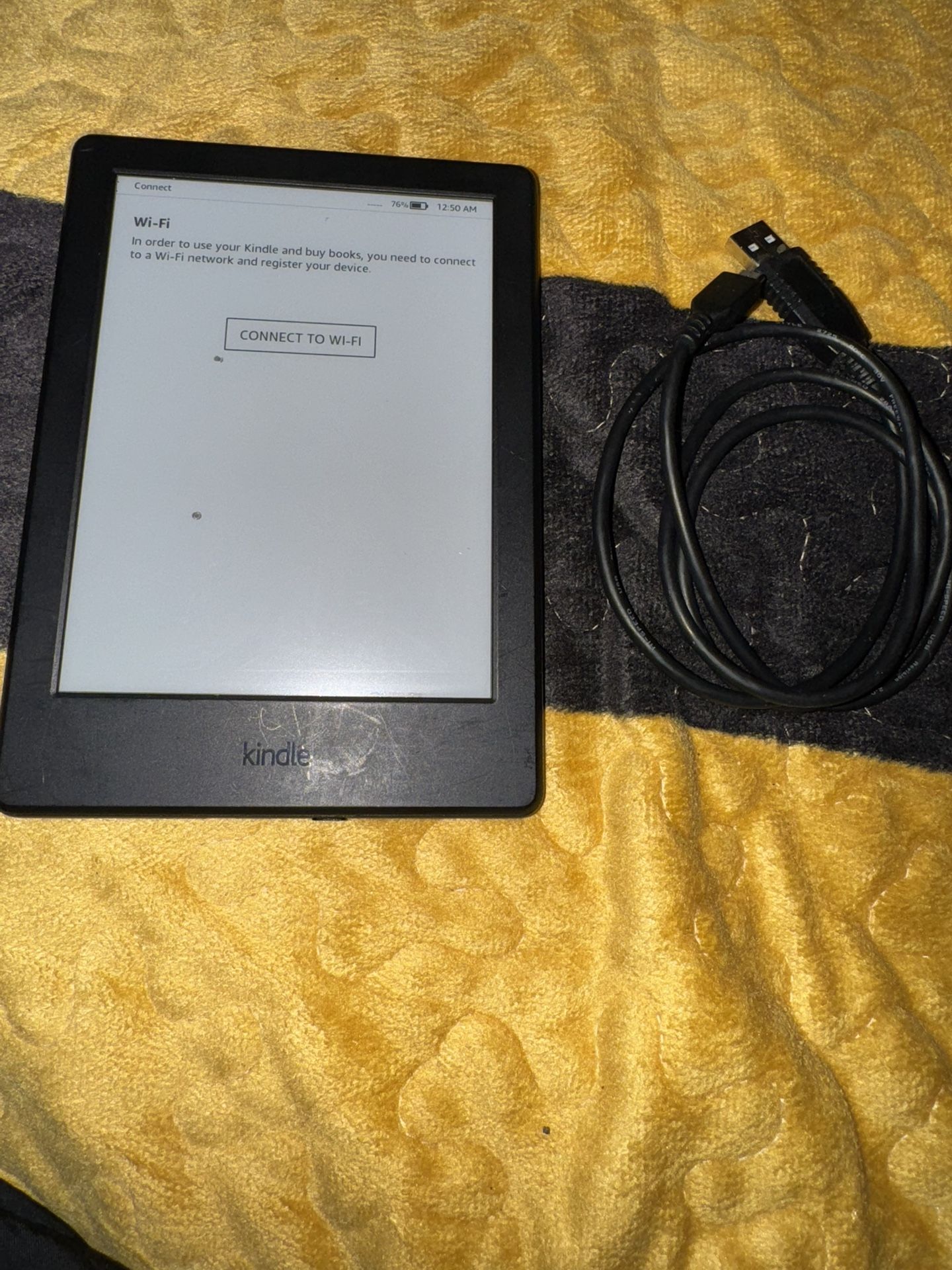 Amazon eBook Kindle reader - Comes with charger / fully reset!