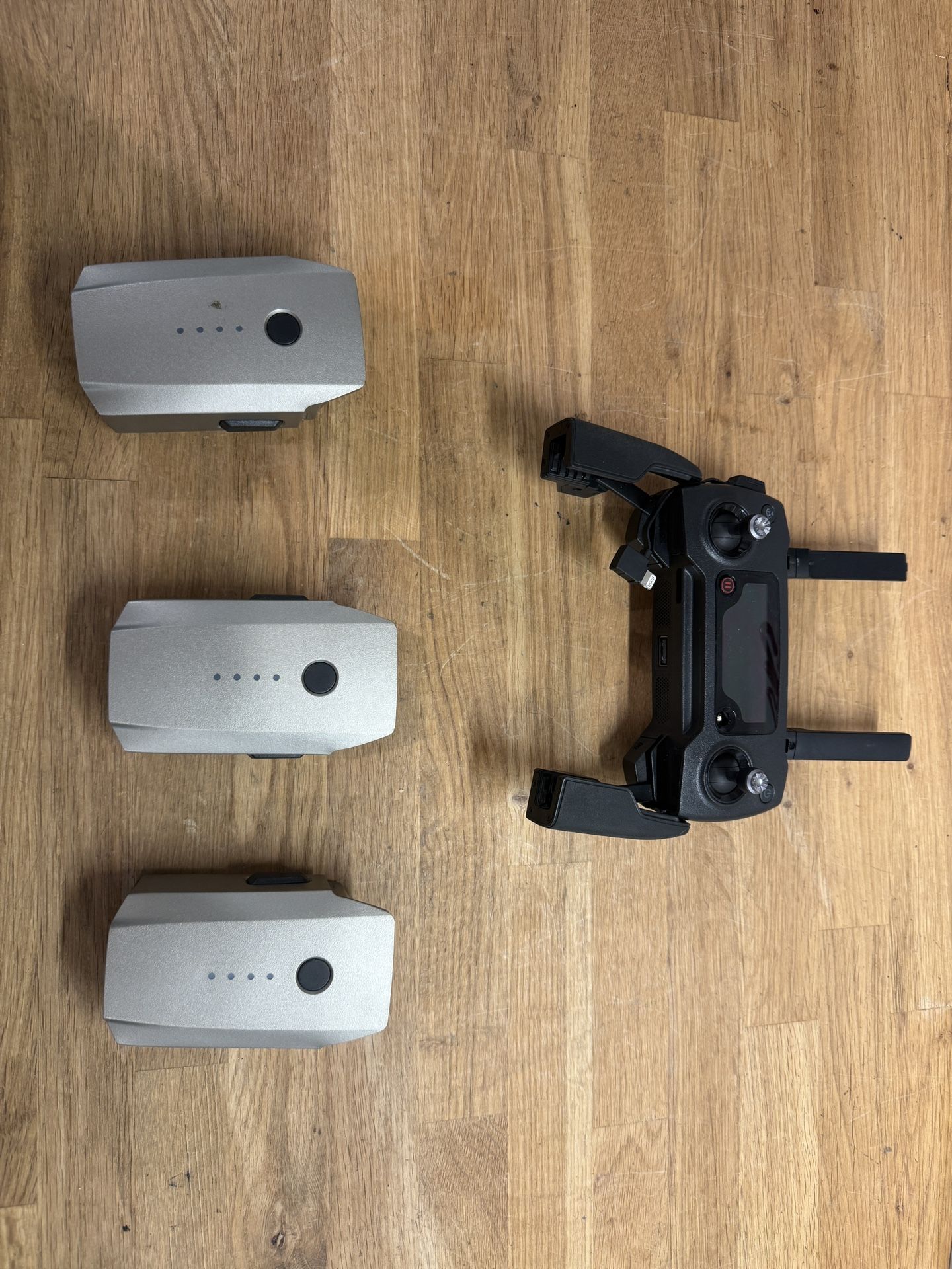3 Batteries And Controller For DJI mavik Pro