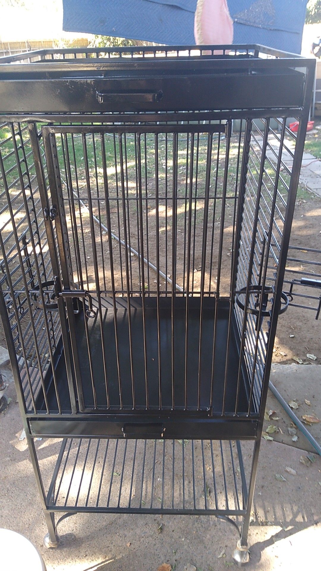 (Large bird )Black bird cage