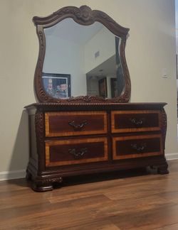 Dresser 