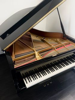 Superb condition 1999 Kawai RX3 Grand Piano