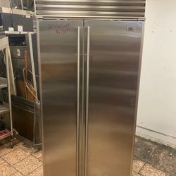 Subzero 36 inch Stainless Steel Refrigerator / Freezer