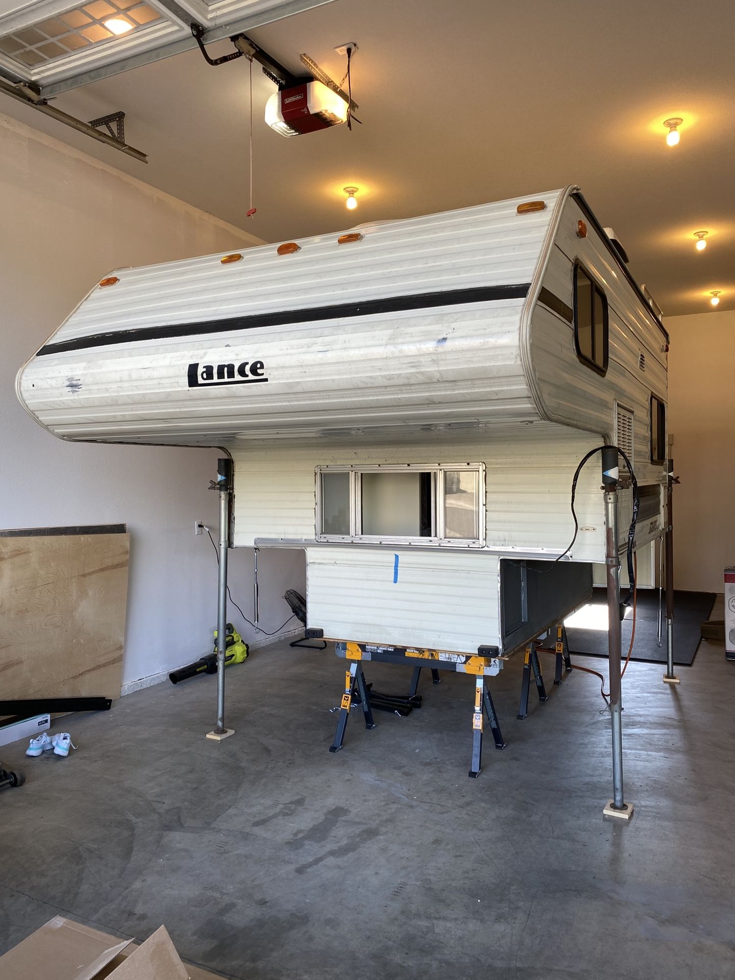 1987 Lance Truck Camper