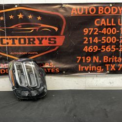 KIA TELLURIDE 2023-2024 RH HEADLIGHT OEM