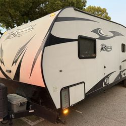 2017 Rage’n 29 Ft. Toy Hauler W/ Slide Out