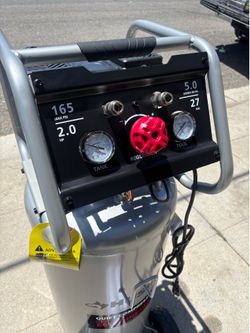 Compresor Husky silencioso  27 galones. 165 psi