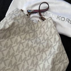 Michael Kors Purse And Wallet Set