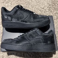Kobe Air Force 1 Men’s Size 9
