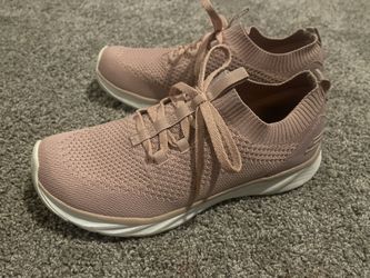 Skechers Woman Size 8 Blush Pink