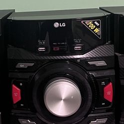 LG Stereo  System 700 Watts 