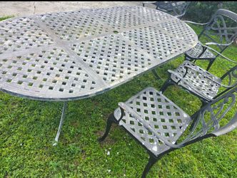 Aluminum table an chairs