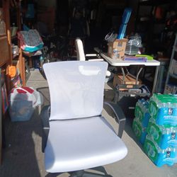 New Office/Gamer Chair Black &white $60FIRM