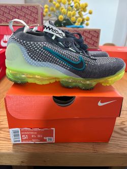 Nike Air VaporMax 2021 FK Big Kid Size 5.5Y Fits Women’s Size 7