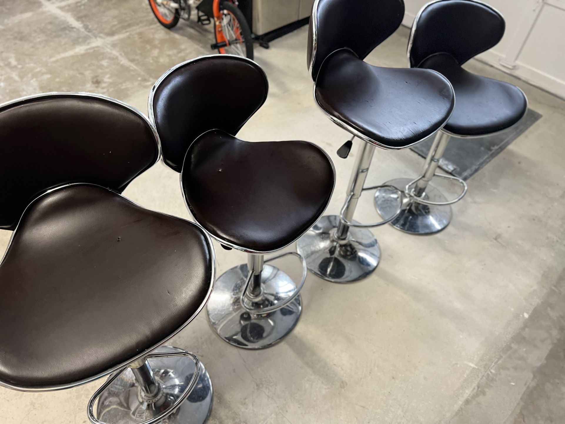 Bar Chairs 6 Totall for Sale in Maple Valley, WA OfferUp